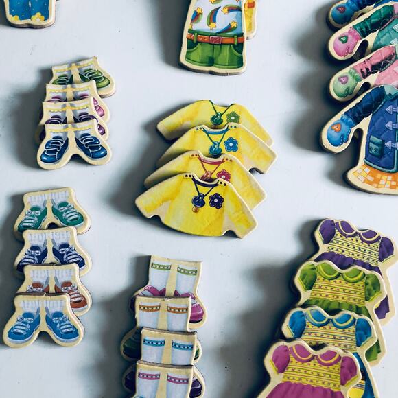 Teeny Tiny Quadruplets Wooden Magnetic Doll Dress Up Toy Montessori Learning - Picture 6 of 11